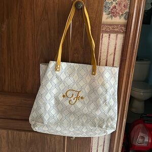 31. Tote monogram F.